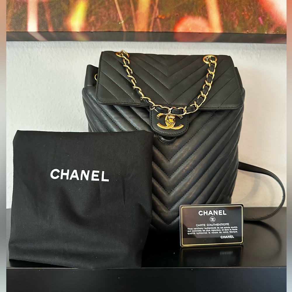 ✨CHANEL✨ Chevron Urban Spirit Black Backpack Gold Chain - Picture 3 of 15